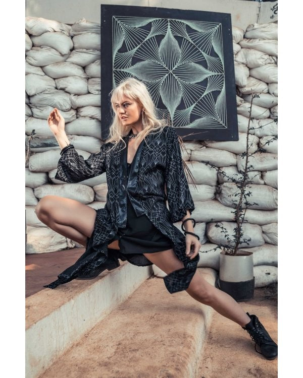 URBAN SILVER KIMONO