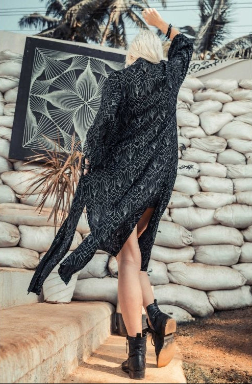 URBAN SILVER KIMONO
