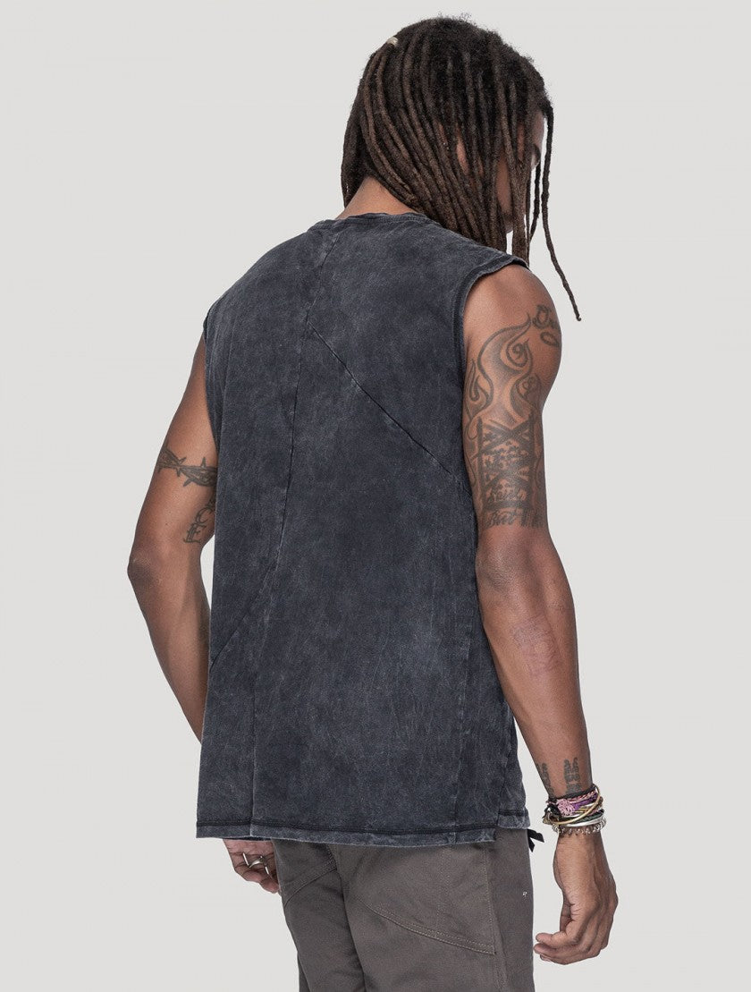FASTBACK Sleeveless Tee In Washed Black