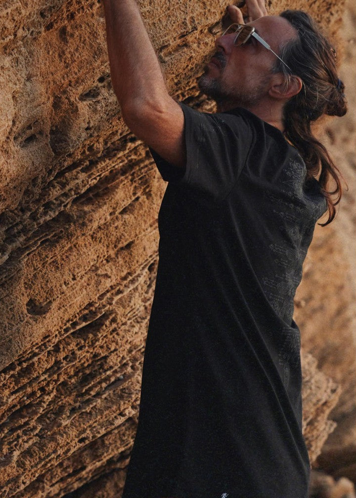 ASTARTA T-Shirt In Black