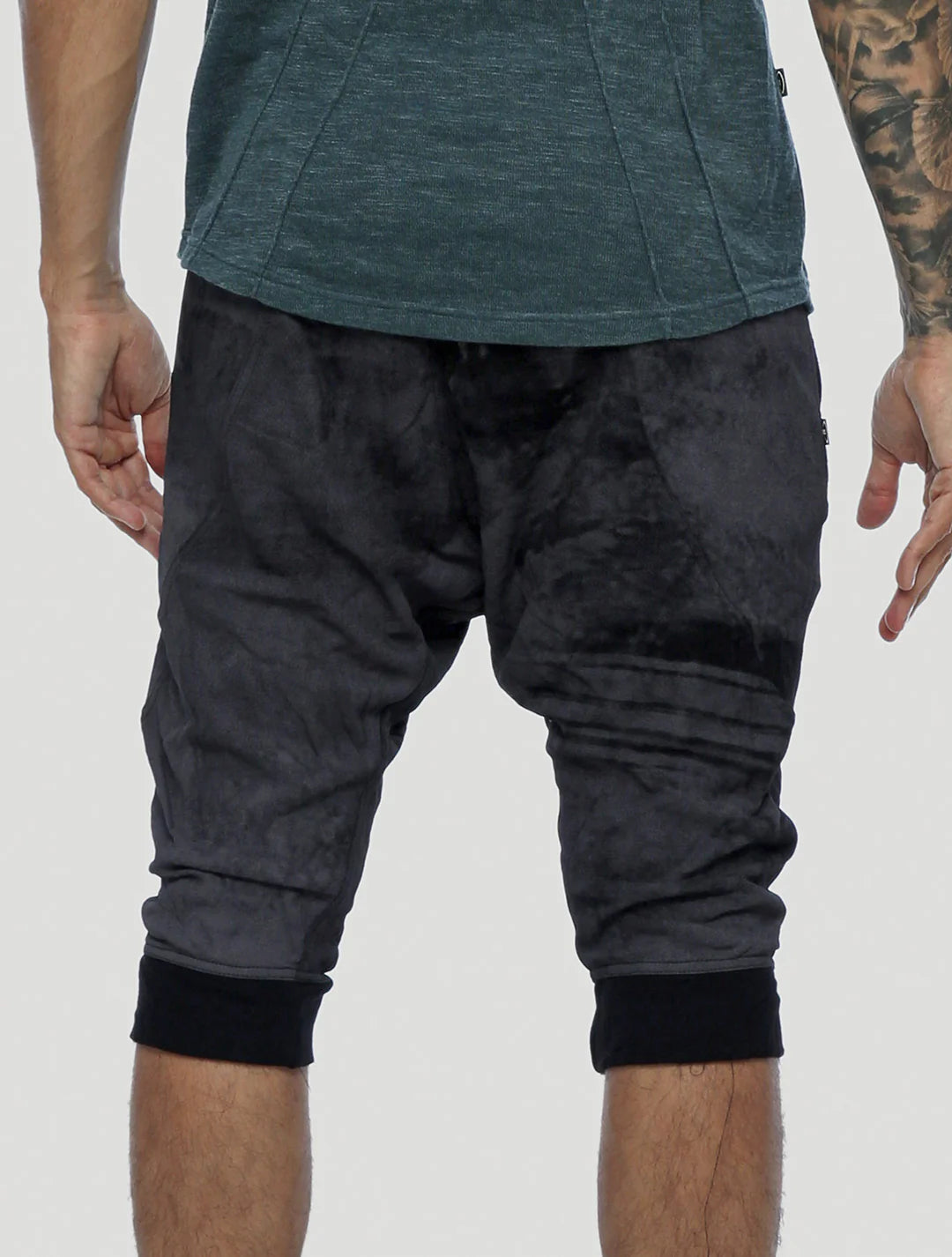 BRUSH Shorts In Black-Blue