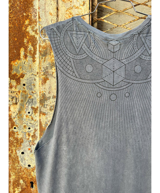 CUBE PIGMENT Tank Top In Grey