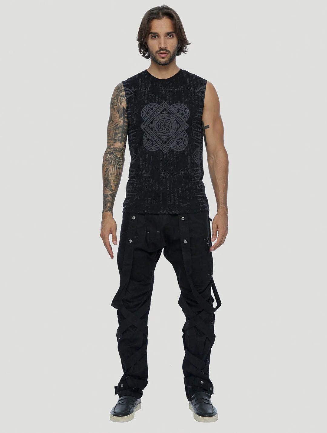 JAYA Sleeveless Tee In Black