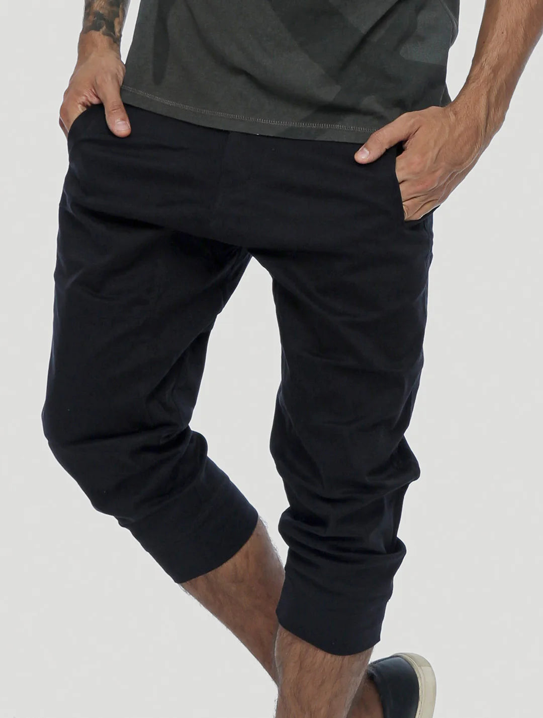 NJORD 3/4 Shorts In Black