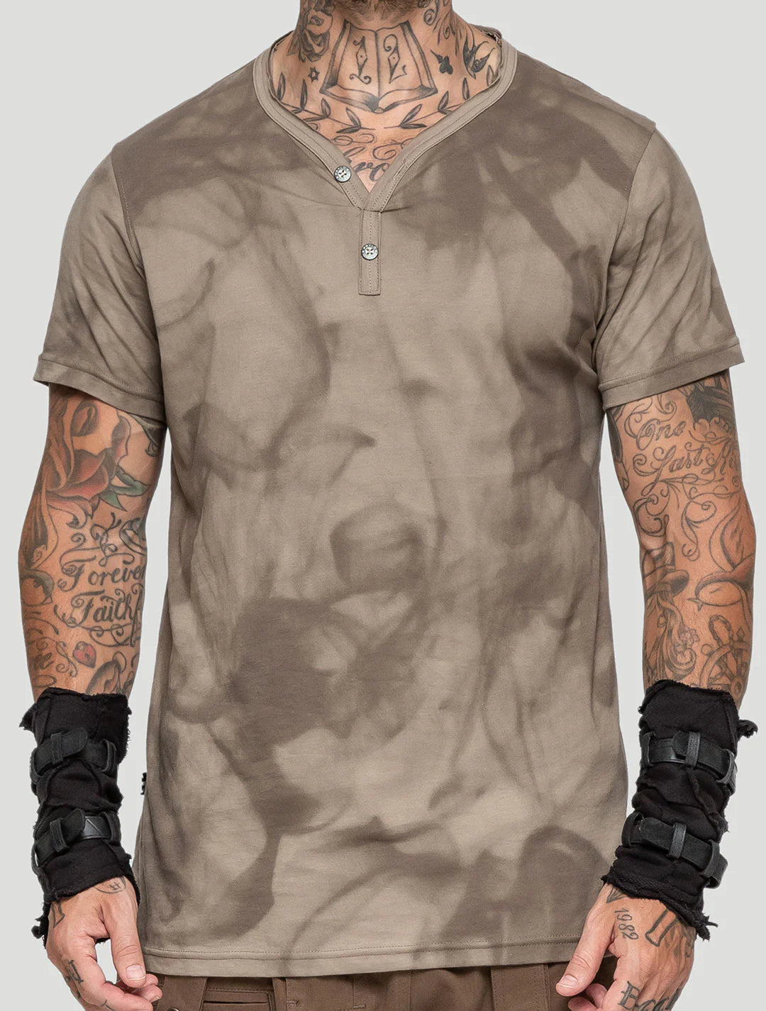 SMOKY HENLEY T-Shirt In Cement