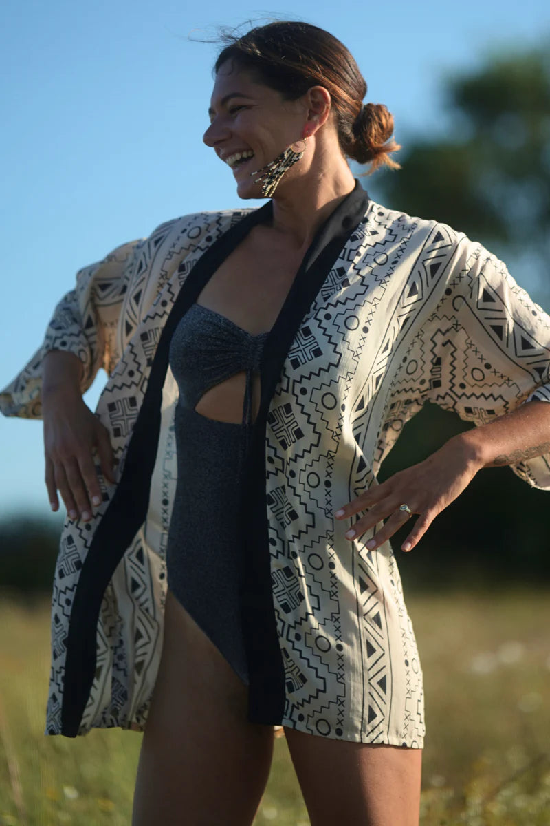BW Print Short Kimono