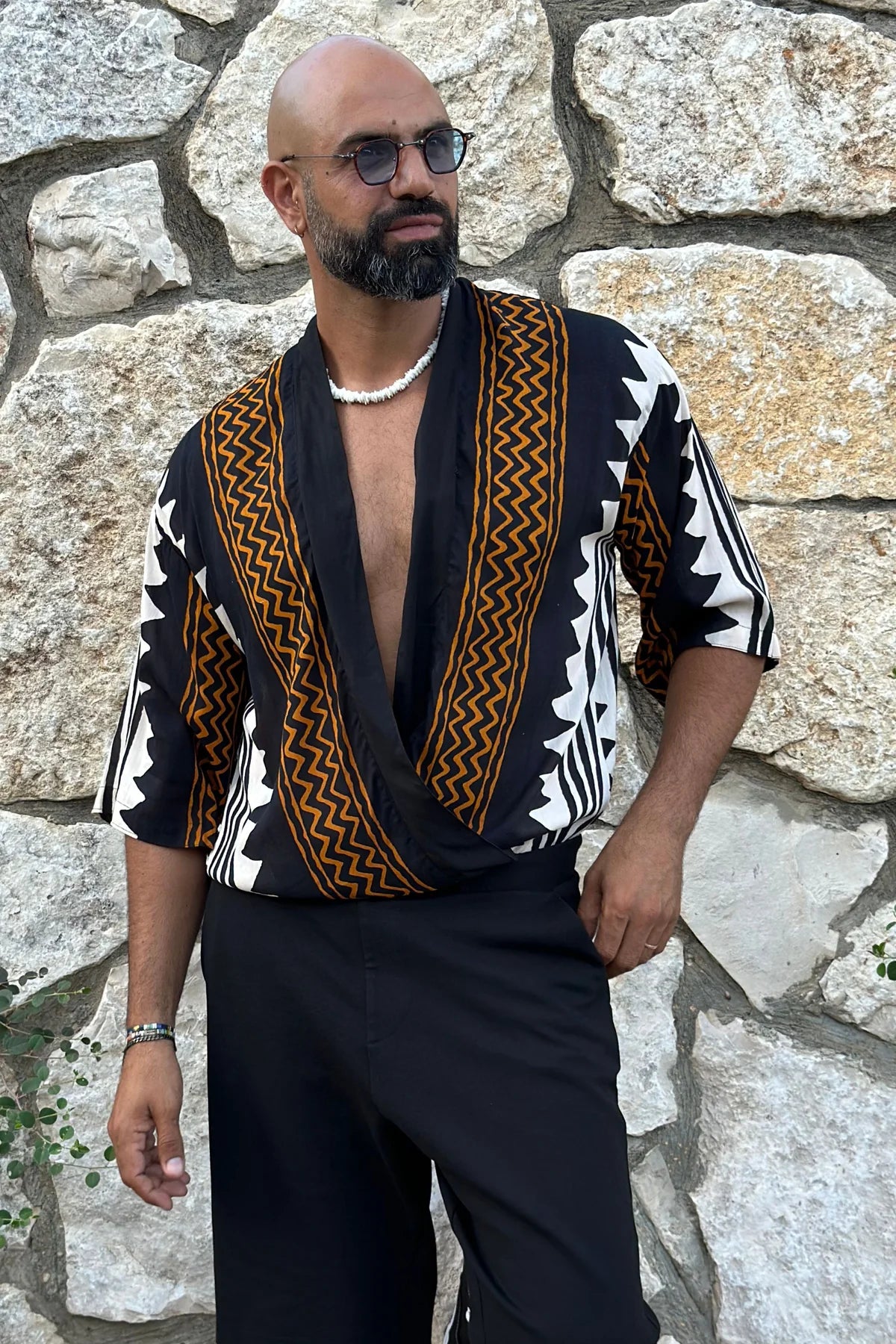 DARK TRIBAL PRINT Short Kimono
