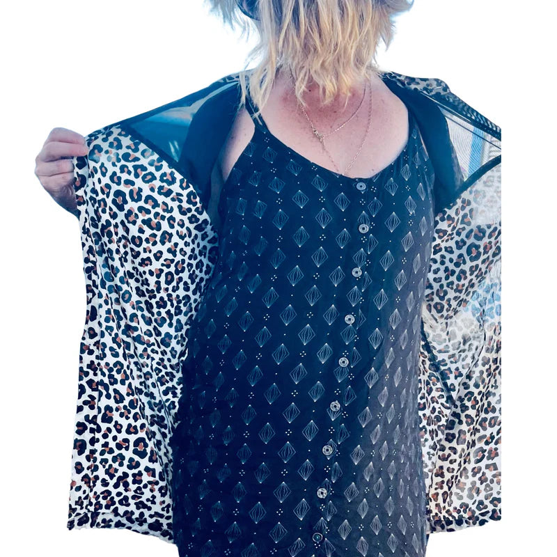 BUTTON UNISEX TUNIC IN LEOPARD PRINT