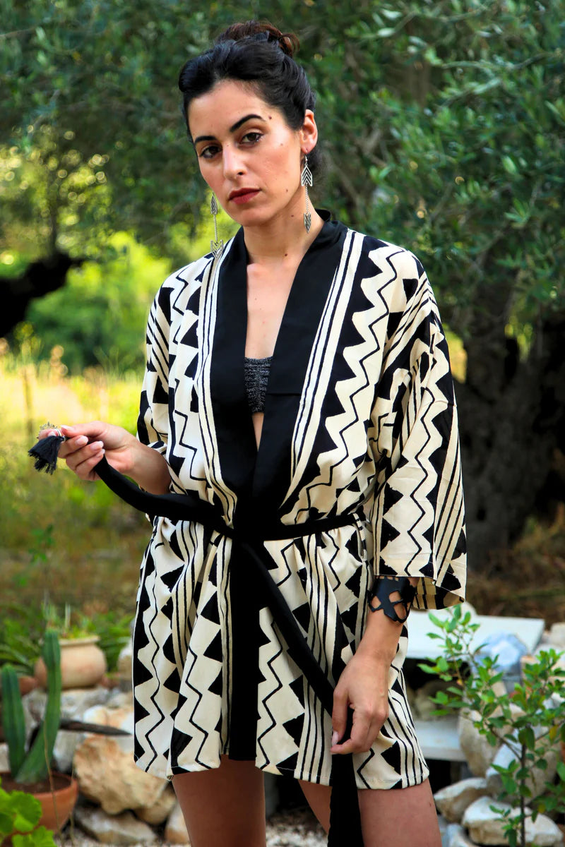 BOHO Short Kimono In Black & White Print