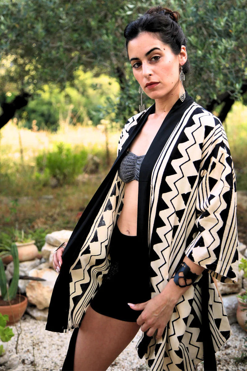 BOHO Short Kimono In Black & White Print
