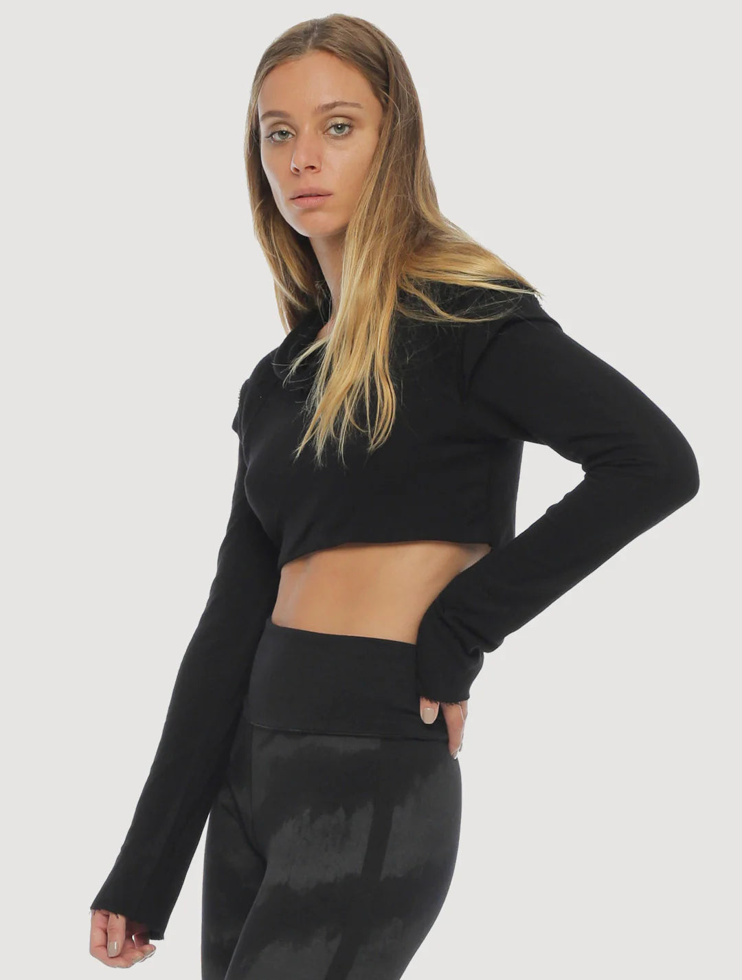 XB RMX Crop Sweater Crop Top In Black