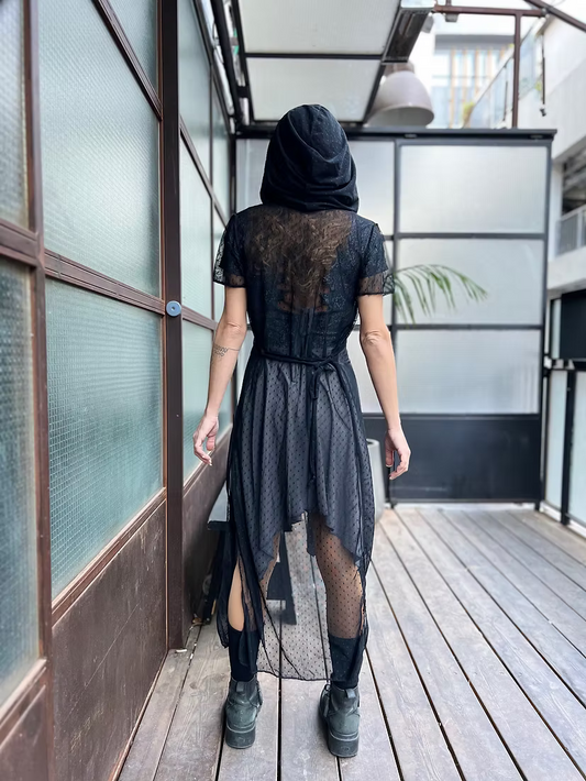 VENUS Black Leaf Lace Long Top