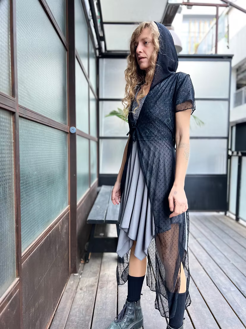 VENUS Black Leaf Lace Long Top