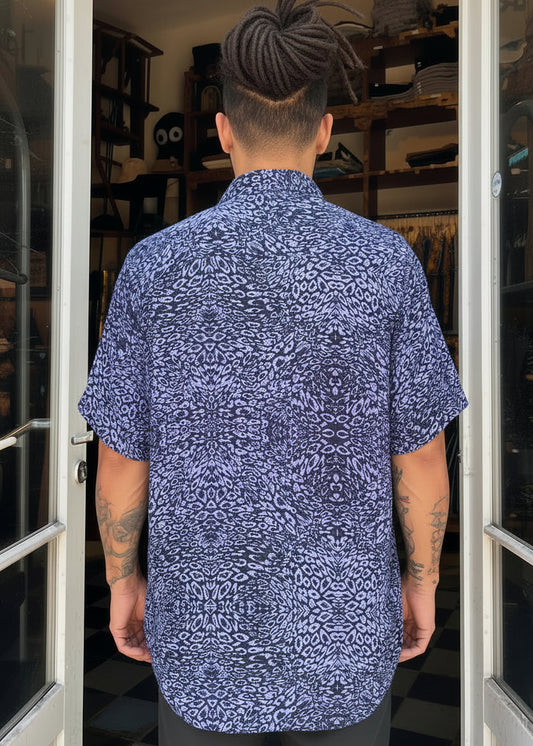 LEO Unisex Short Sleeve Button Shirt