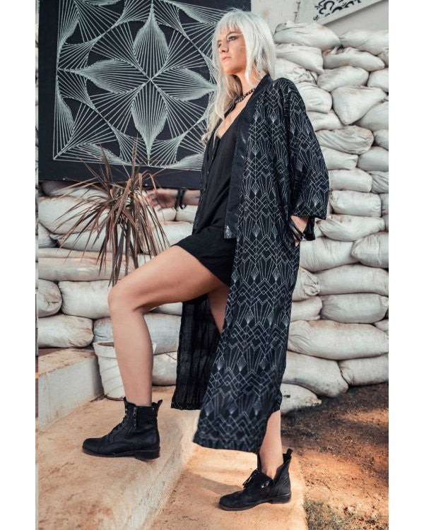 URBAN SILVER KIMONO