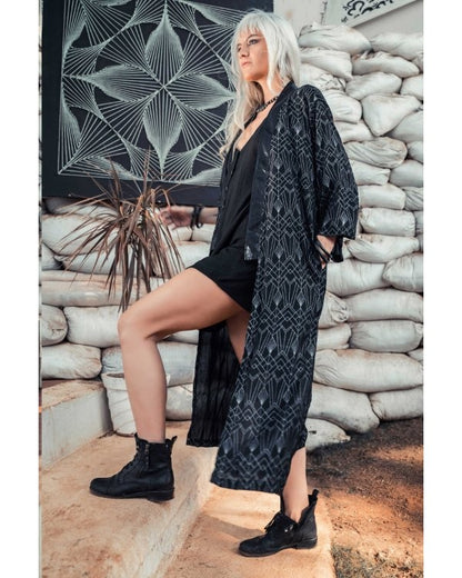 URBAN SILVER KIMONO