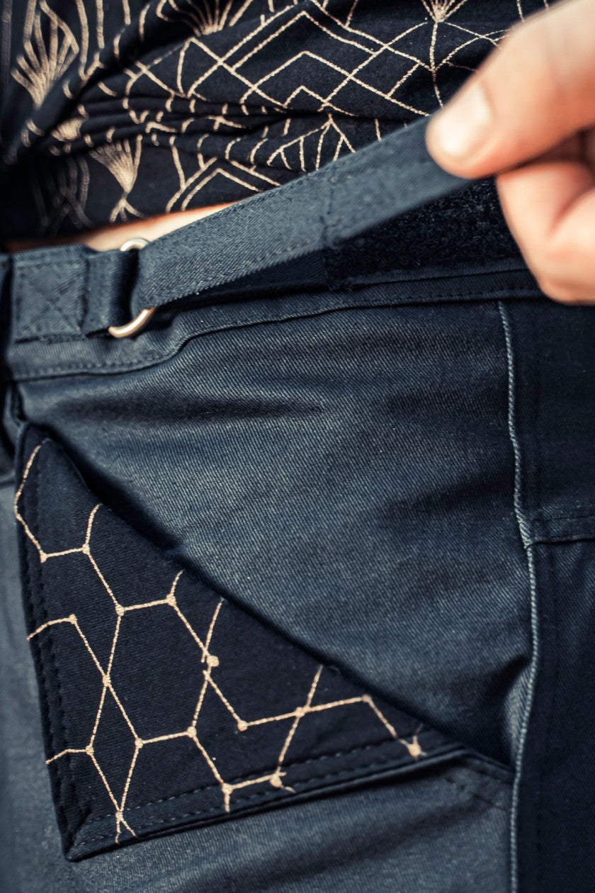 3/4 TAZER Pants In Black & Silver