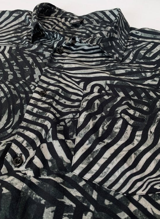 TIGA Unisex Short Sleeve Button Shirt