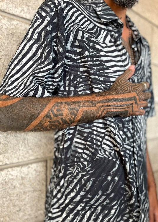 TIGA Unisex Short Sleeve Button Shirt