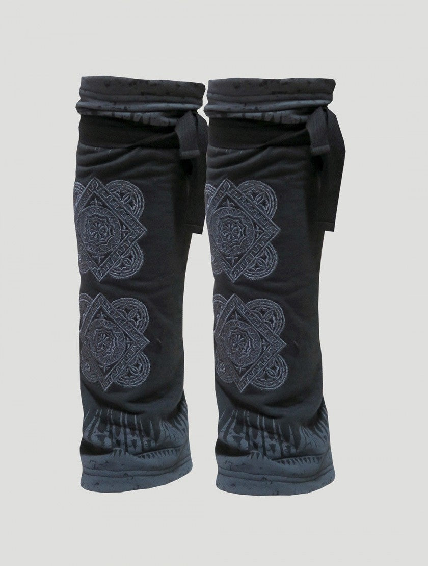 JAYA Legwarmers In Black