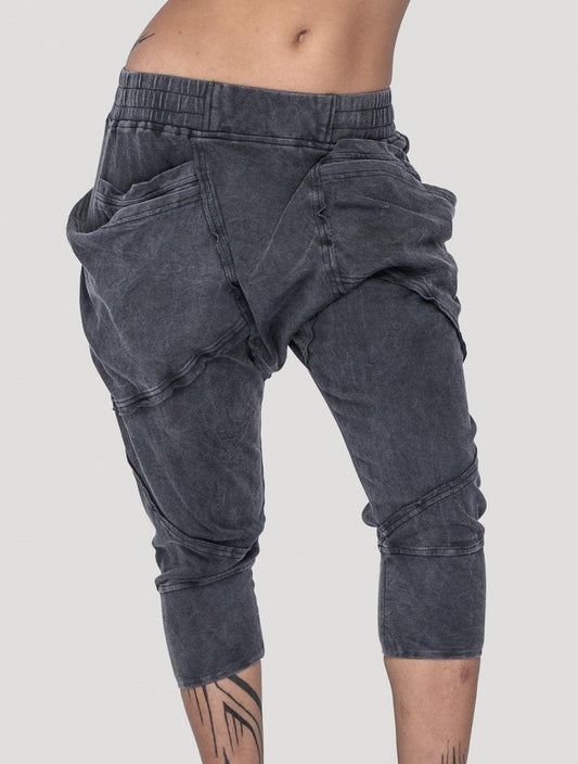Twisted Grunge ¾ Pants In Washed Black