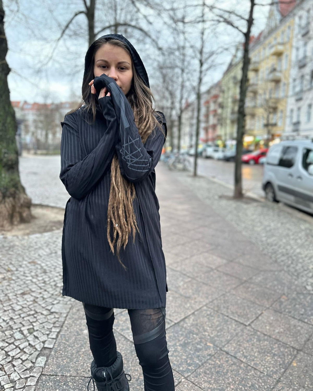 CATALIST WO Hooded Shirt In Black