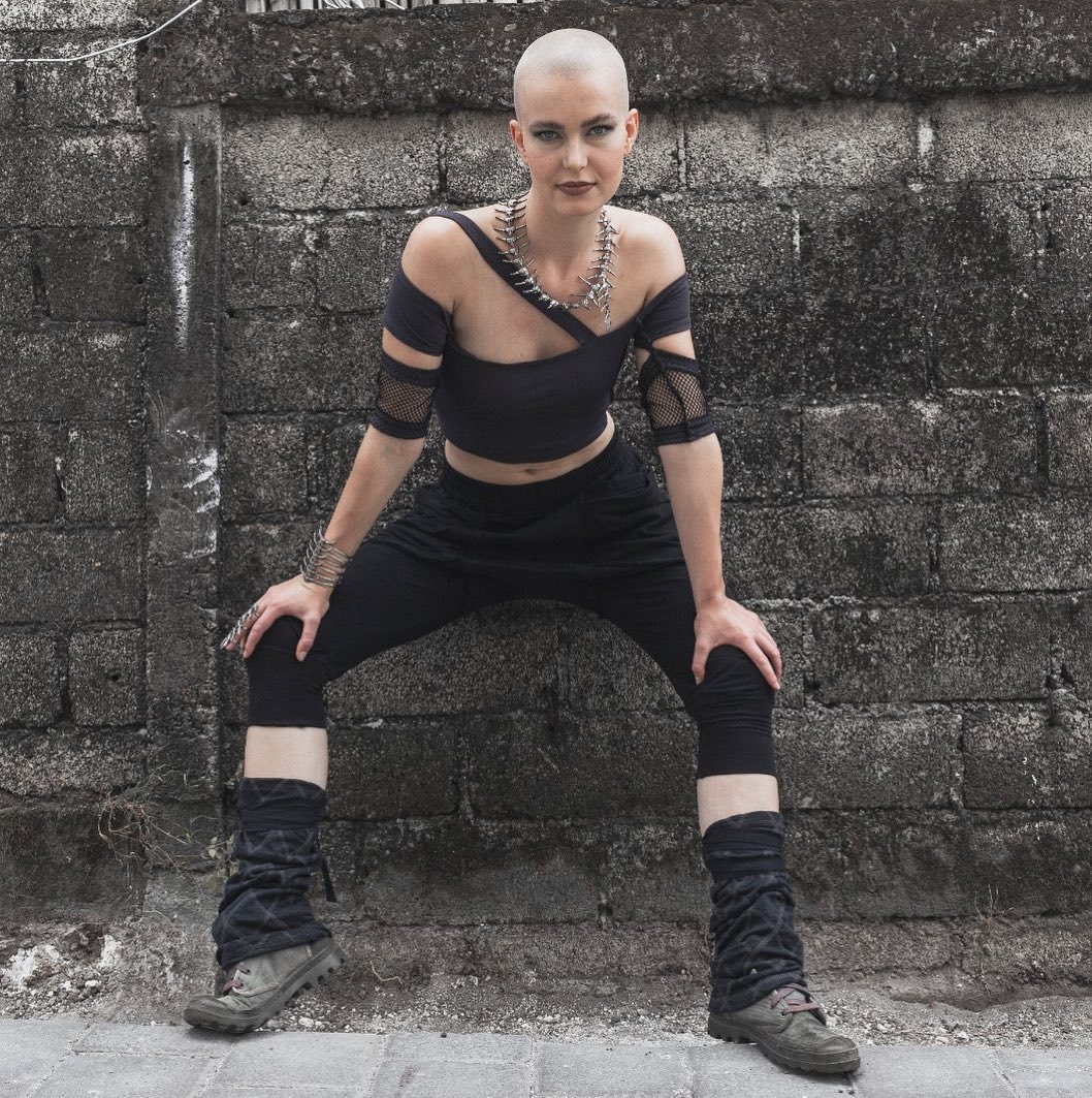 CRAY Crop Top In Black