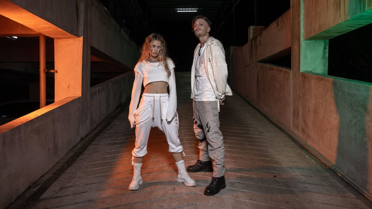 XB RMX Crop Sweater Crop Top In Off-White