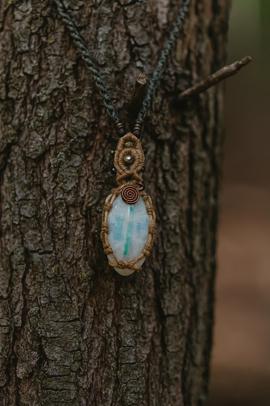 Labradorite Macramé Necklace – Moonlight