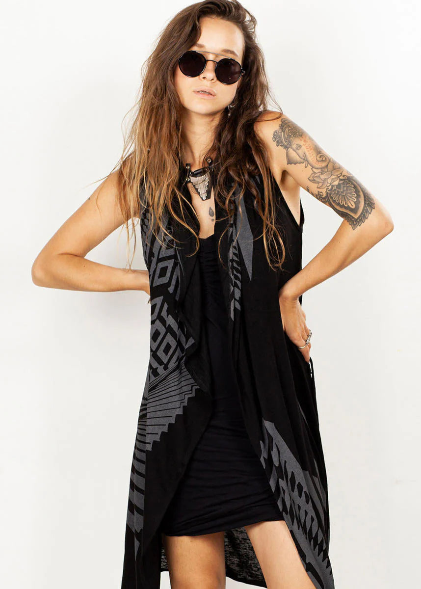WO ATAR Kimono Vest In Black