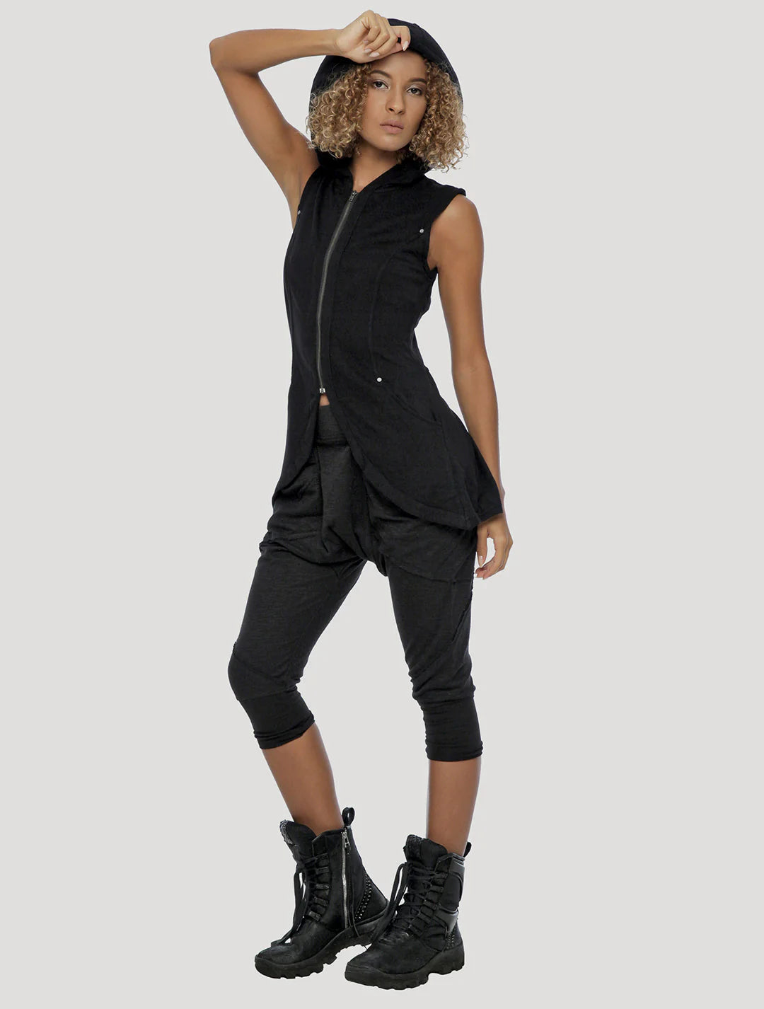 BASQUE Vest In Black