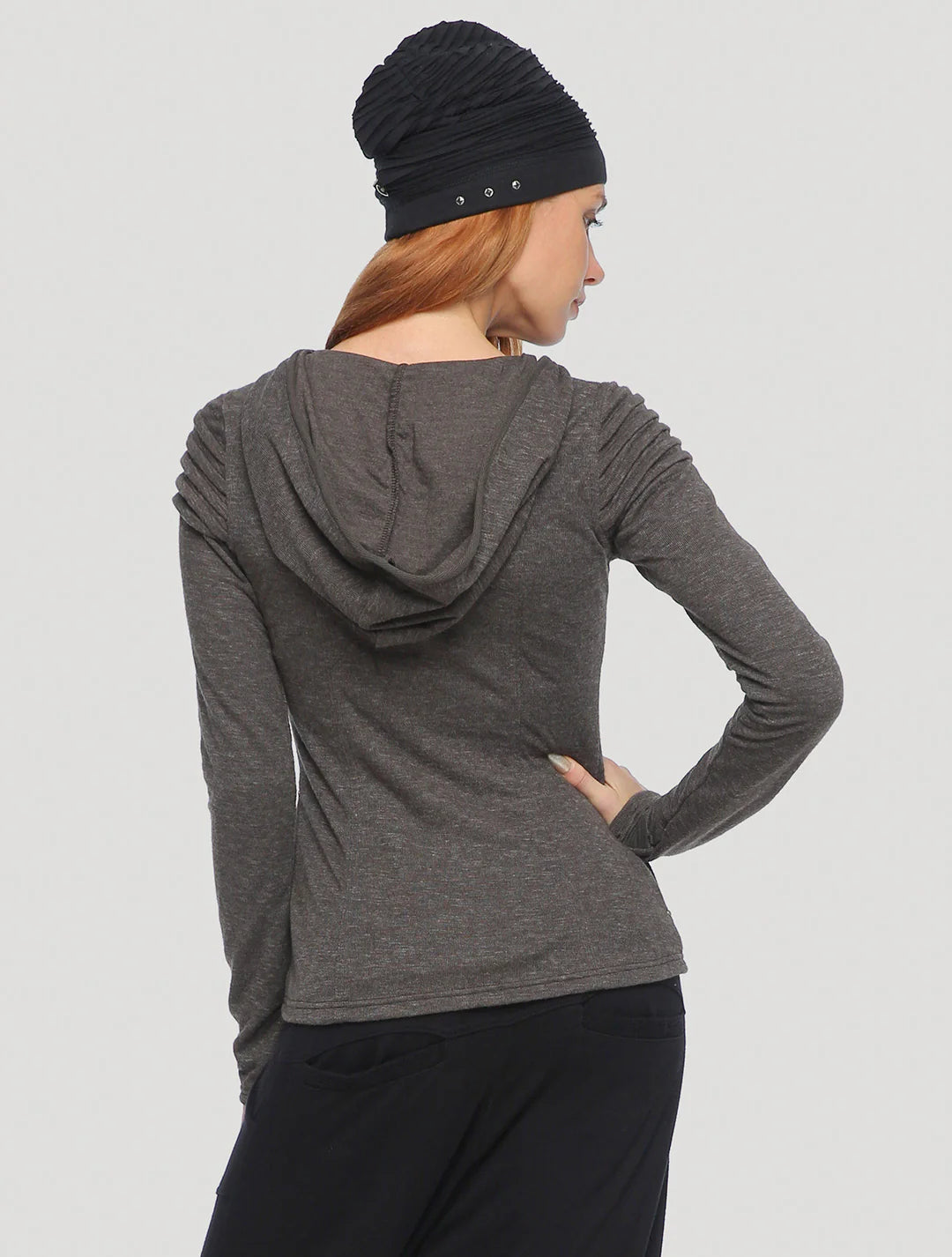 DOGON LIGHT Hood Sweater In Charcoal
