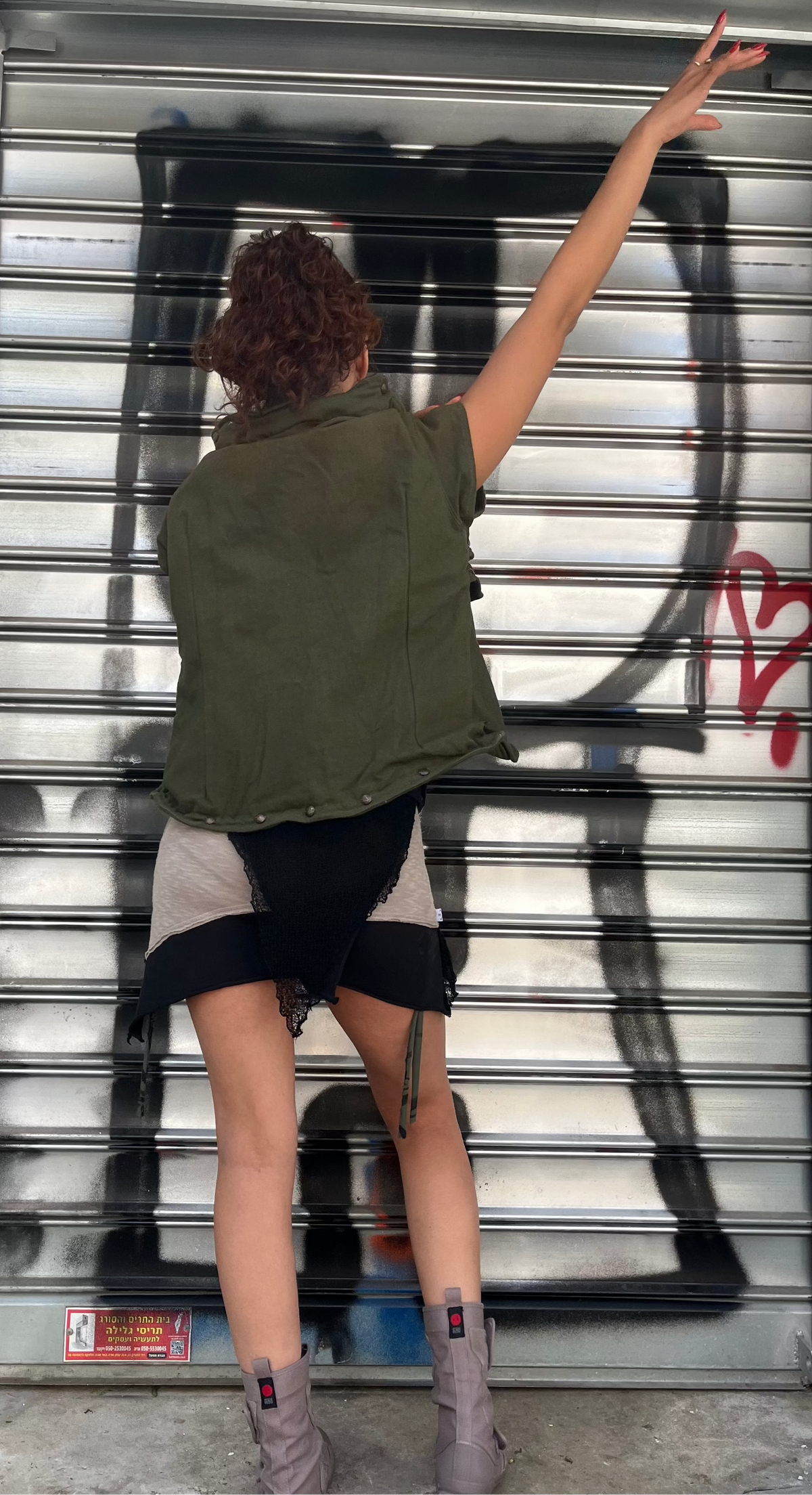 METAL Vest In Olive