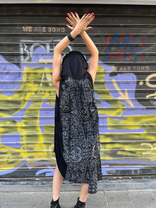 IMMA Hooded Kaftan In Black