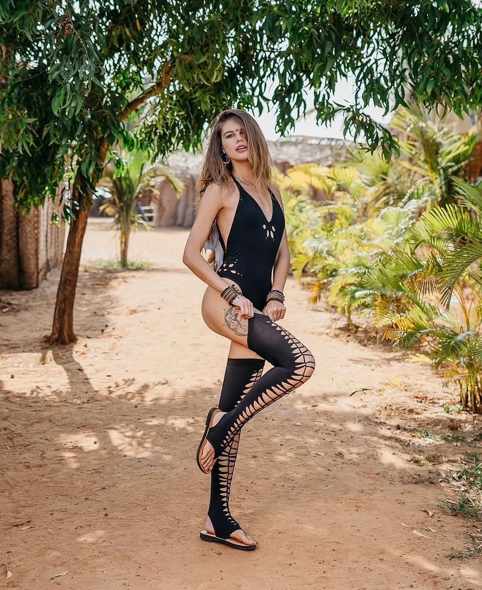 Over The Knee Gladiator Sandals In Black - limited addition