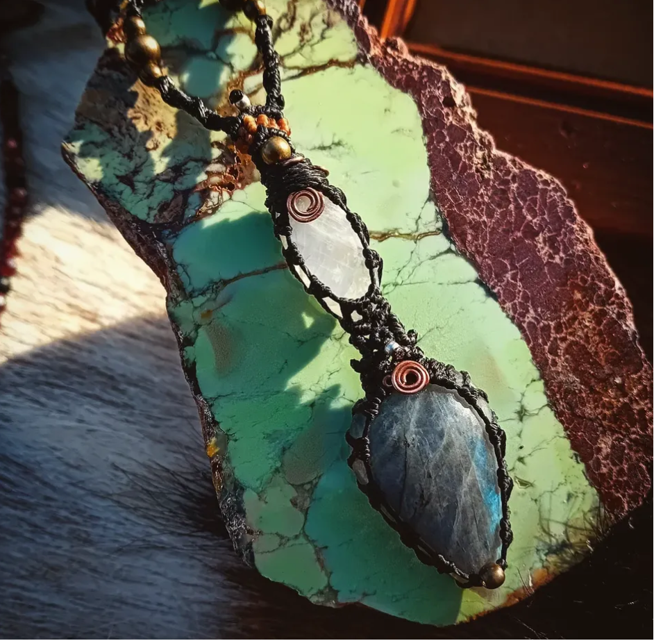 Moon & Shadow Talisman – Rainbow Moonstone & Labradorite