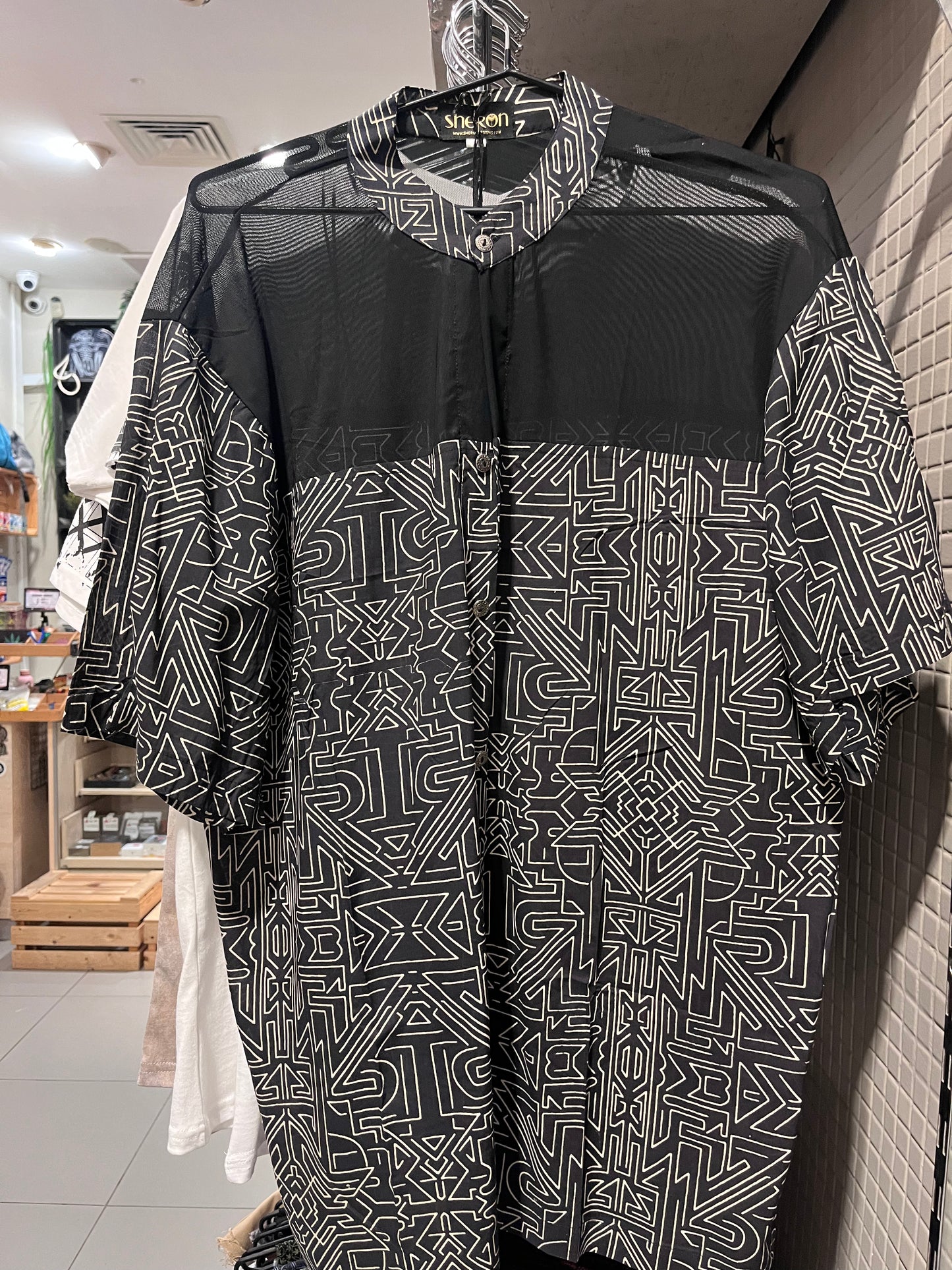 BUTTON UNISEX TUNIC B&W GEO