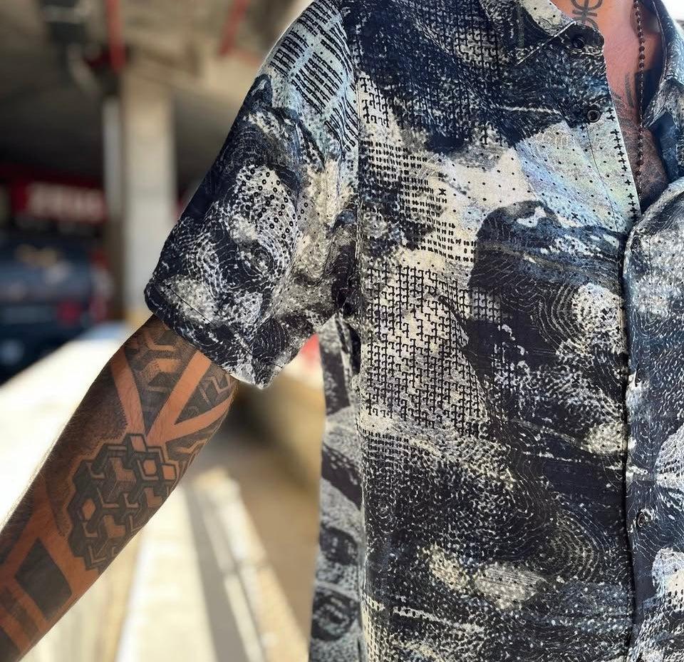 SUMO WAVES Short Sleeve Button Shirt