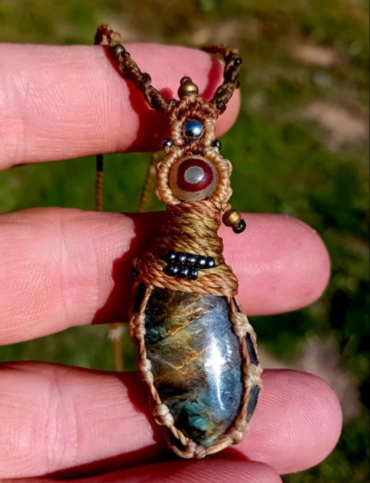 Labradorite Macramé Necklace – Northern Lights