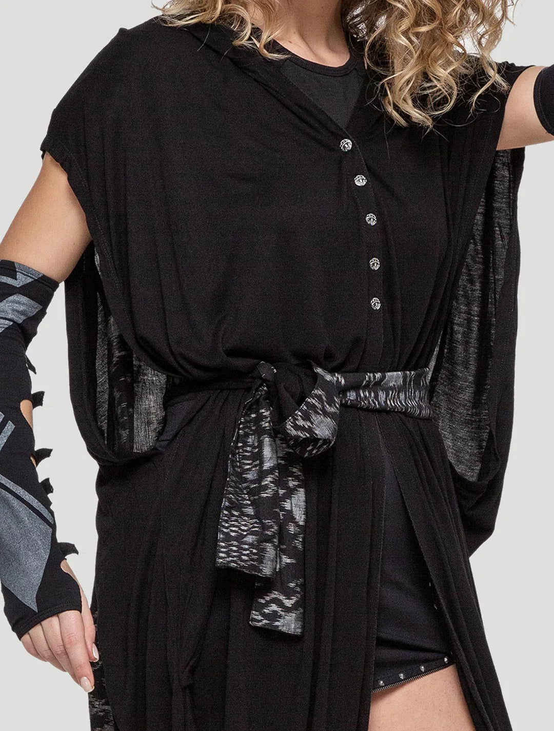 IMMA Hooded Kaftan In Black