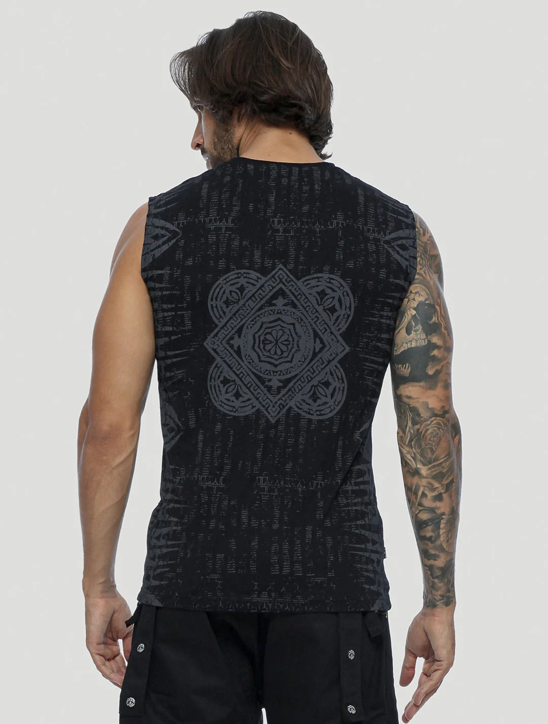 JAYA Sleeveless Tee In Black