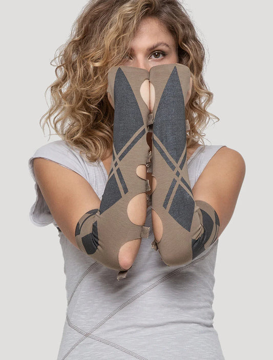 KARMA Long Gloves - Cement