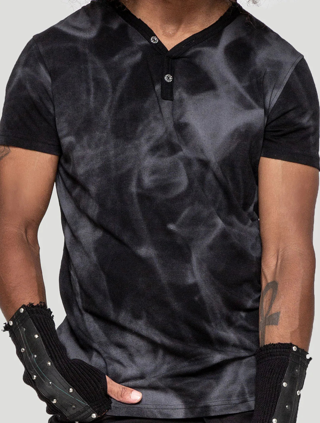 SMOKY HENLEY T-Shirt In Black