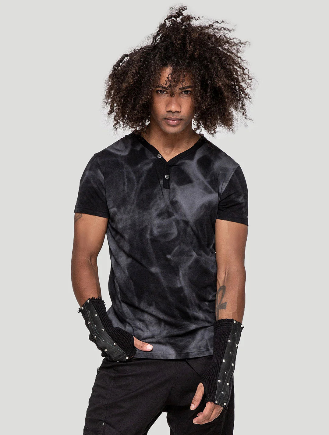 SMOKY HENLEY T-Shirt In Black