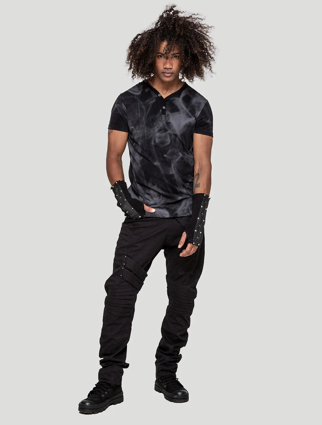 SMOKY HENLEY T-Shirt In Black
