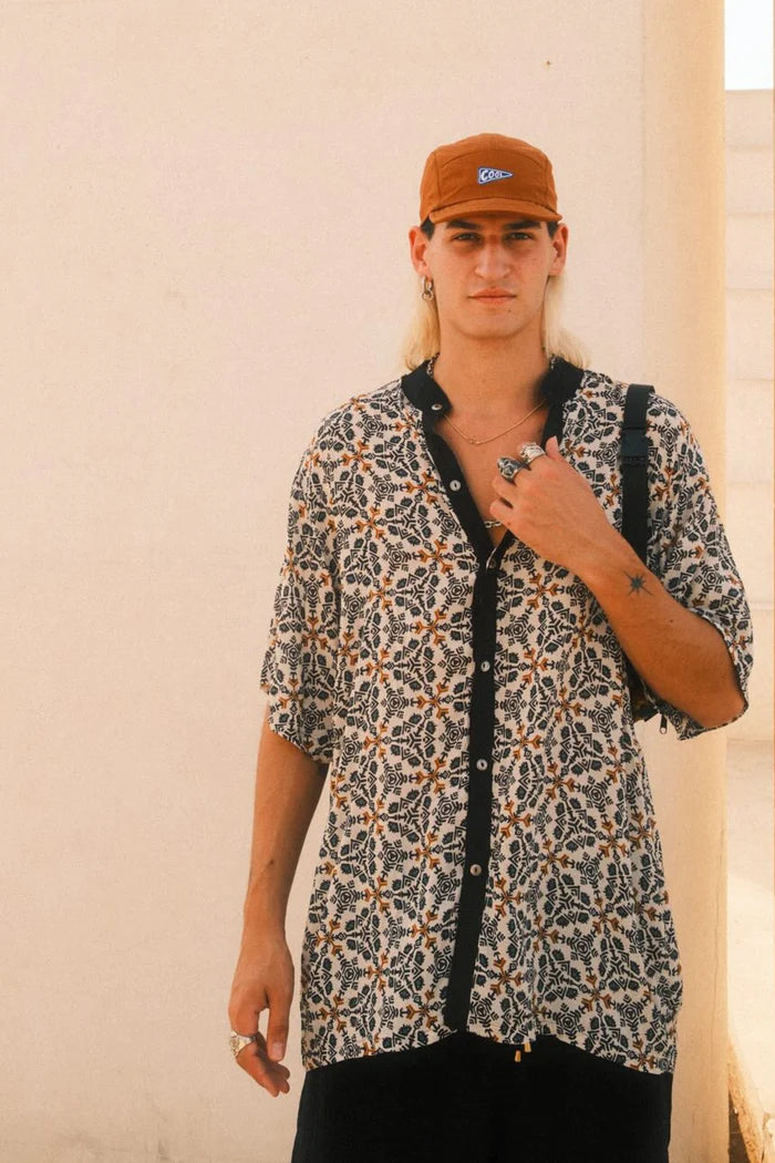 WHITE FALUJA Print Button Short Sleeve Shirt