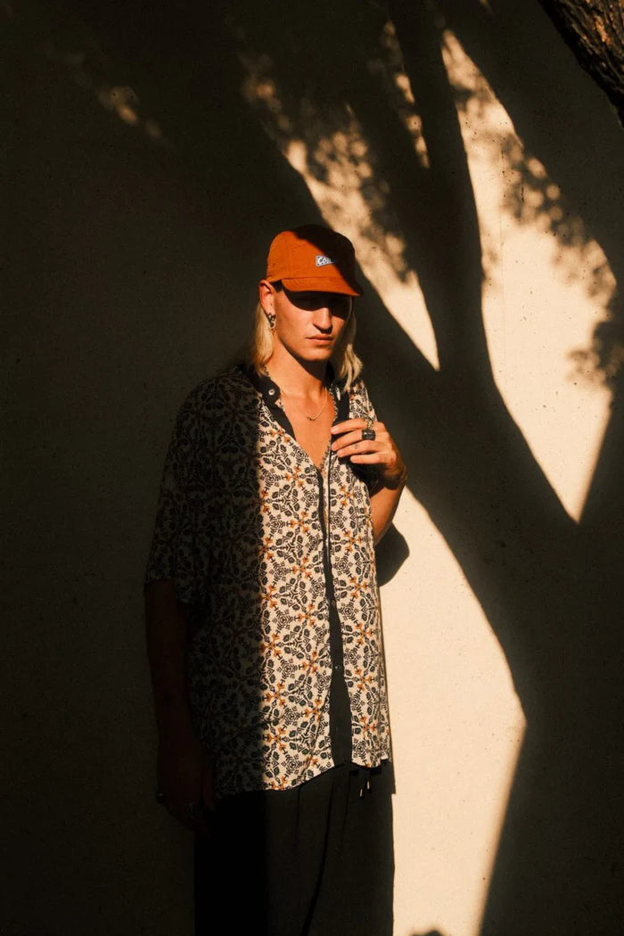 WHITE FALUJA Print Button Short Sleeve Shirt