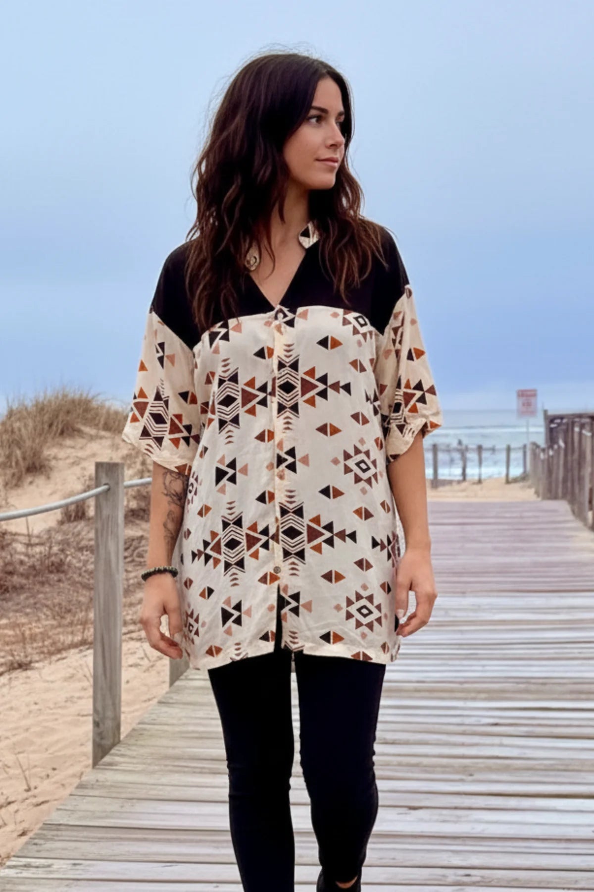 TRIANGLE PRINT WO BUTTON TUNIC