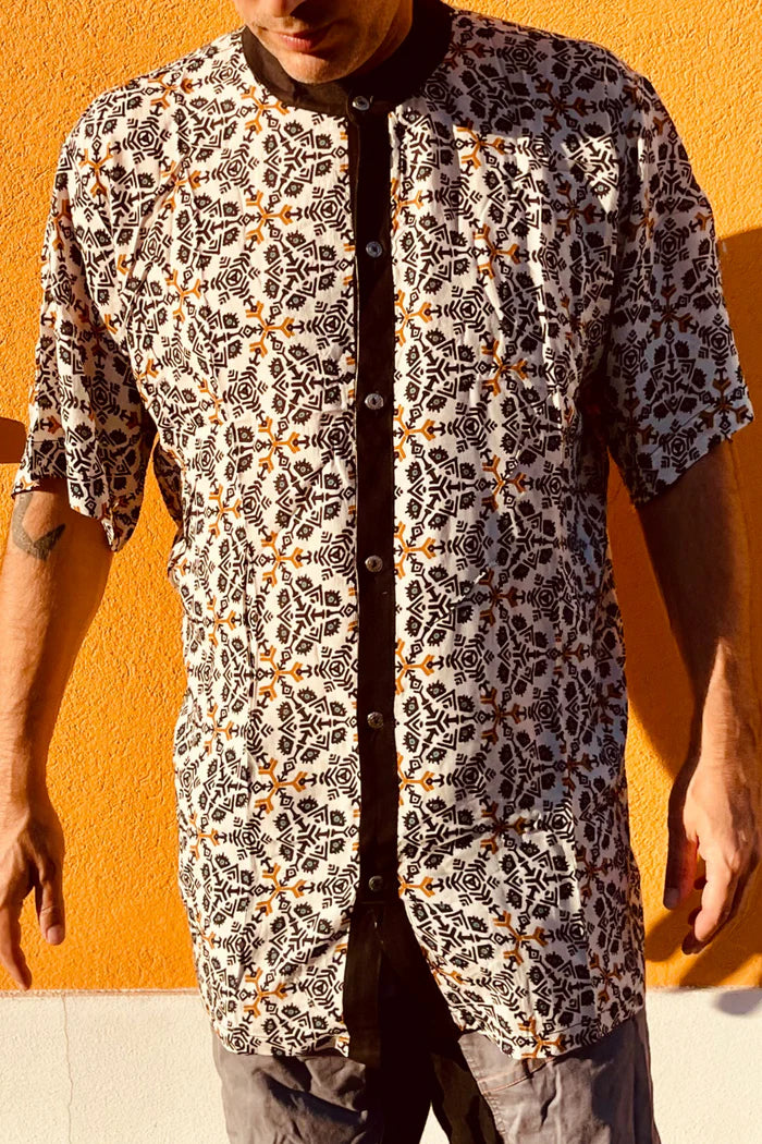 WHITE FALUJA Print Button Short Sleeve Shirt