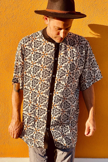 WHITE FALUJA Print Button Short Sleeve Shirt